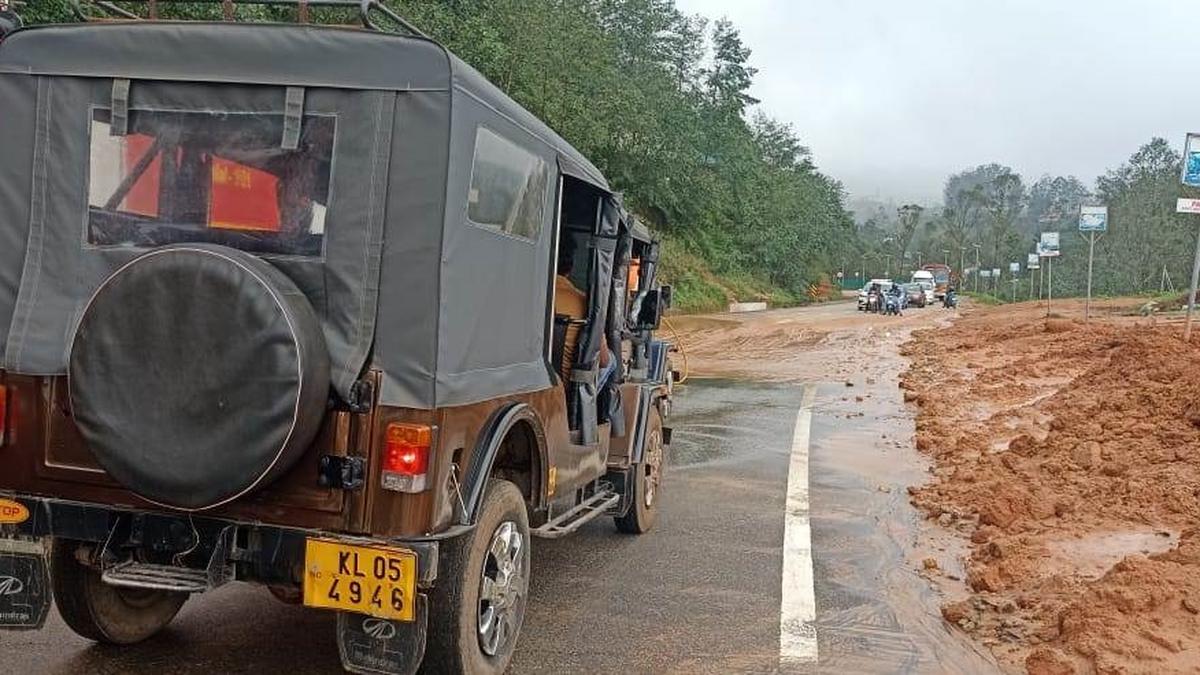 Traffic resumes on Munnar-Devikulam route
