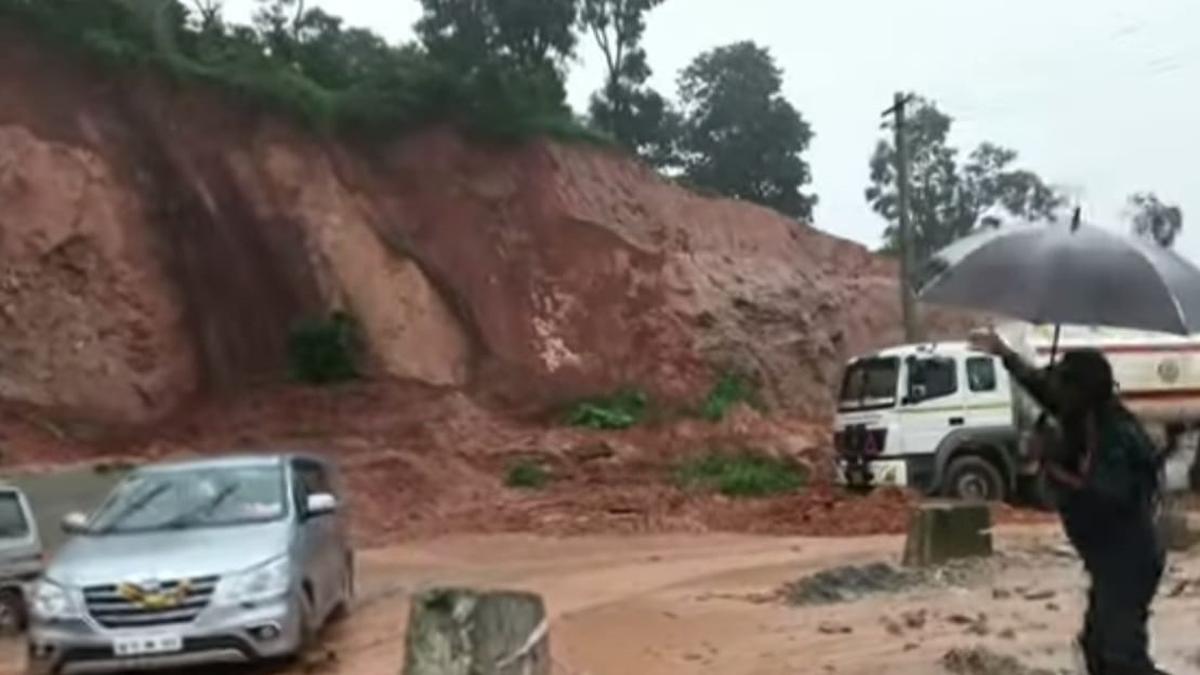 Car buried in mud following landslide on Shiradi Ghat on Bengaluru-Mangaluru highway