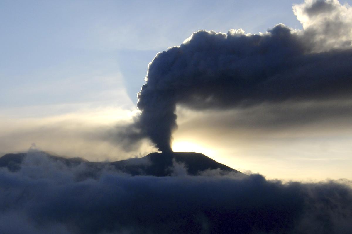 Gunung berapi Marabi di Indonesia meletus, menewaskan 22 orang;  Satu lagi hilang