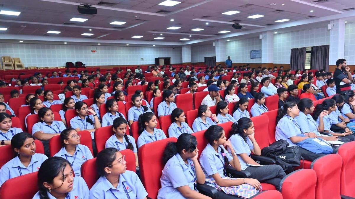 Students get clarity on career choices at The Hindu EducationPlus Career Counselling Fair in Mysuru