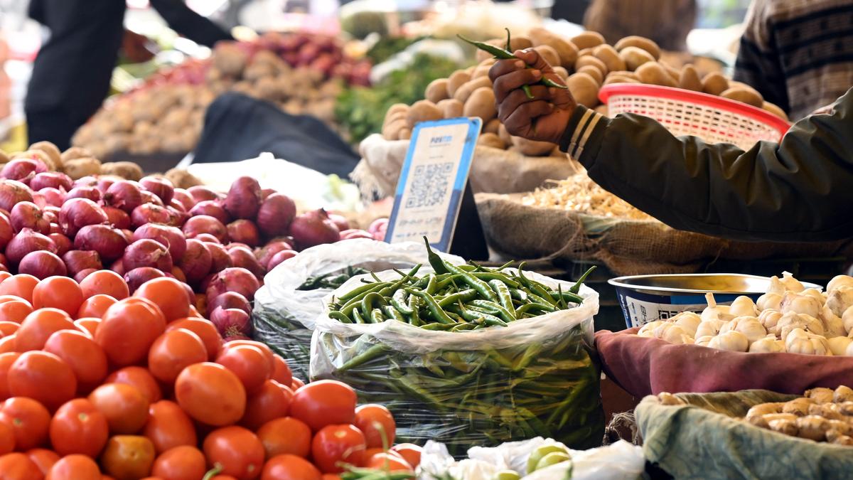 Falling food prices push January inflation to five-month low of 4.31%; edible oil inflation spikes to 33-month high