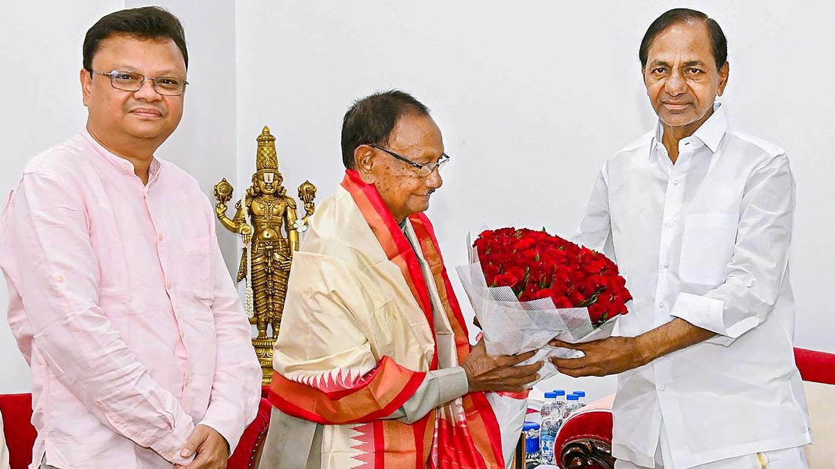 Former Odisha CM Giridhar Gamang quits BJP, may join BRS