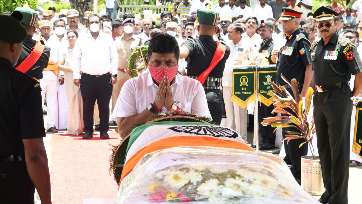 Soldier Laid To Rest With Full Military Honours In Tamil Nadu The Hindu