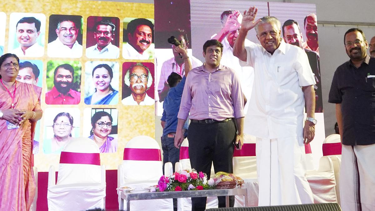Congress, UDF displaying anti-Kerala sentiments like BJP, says CM