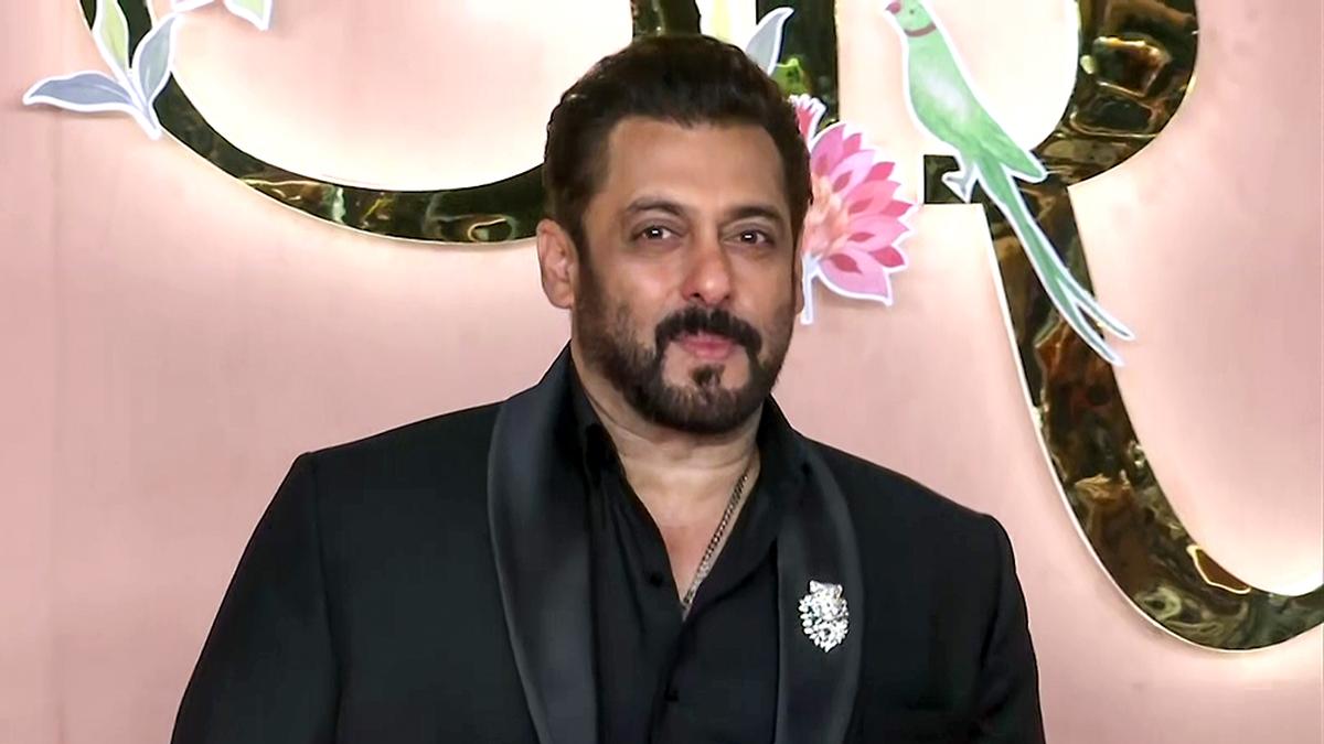 Sender of threat message seeking ₹5 crore from Salman Khan now apologises