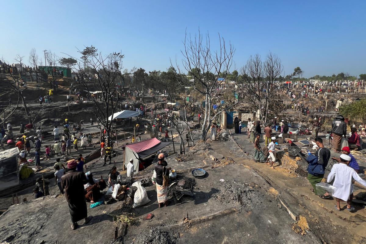 A fire in a Rohingya refugee camp in Bangladesh guts more than 1,000 ...