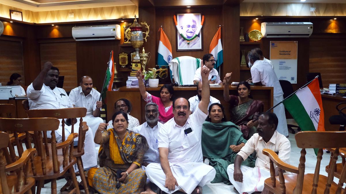 Prolonged power outage cripples Thrissur City as Corporation electricity staff go on strike