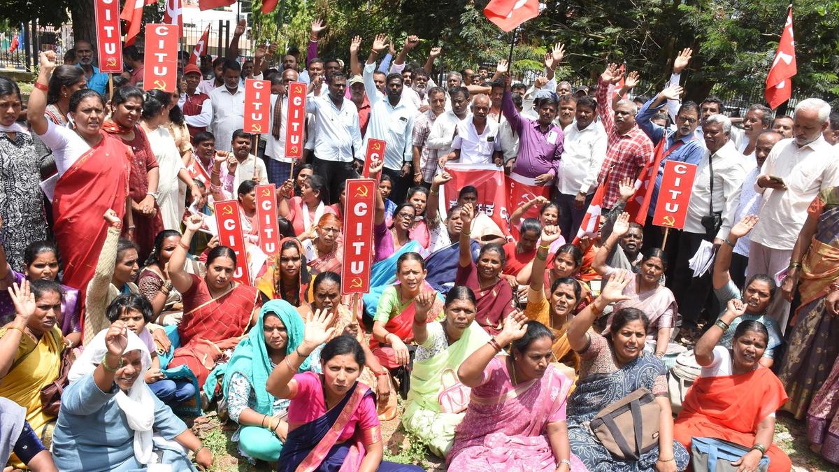 CITU demands labour code amendments, ₹36,000 minimum wage
