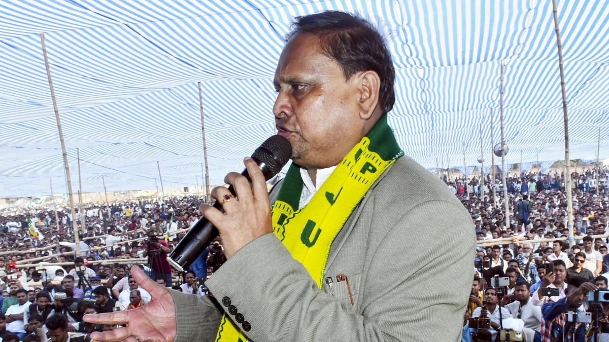 Humayun Kabir’s helicopter ride making lot of political noise in West Bengal