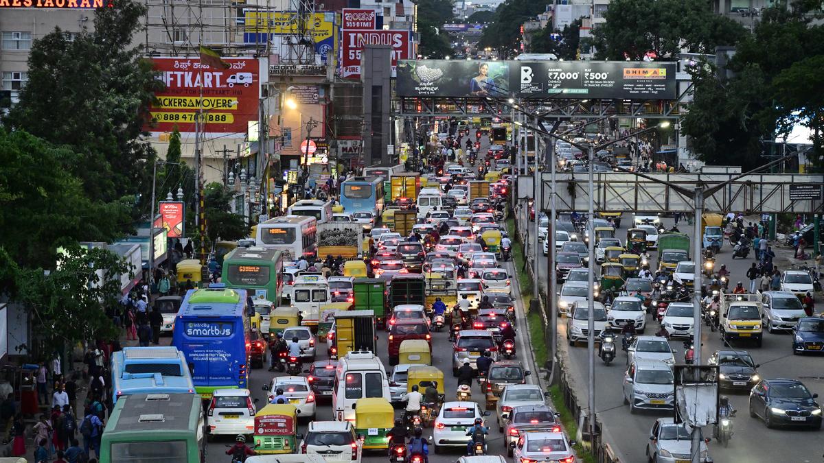 Beyond AI: Cityâs traffic needs smart management, signal synchronisation