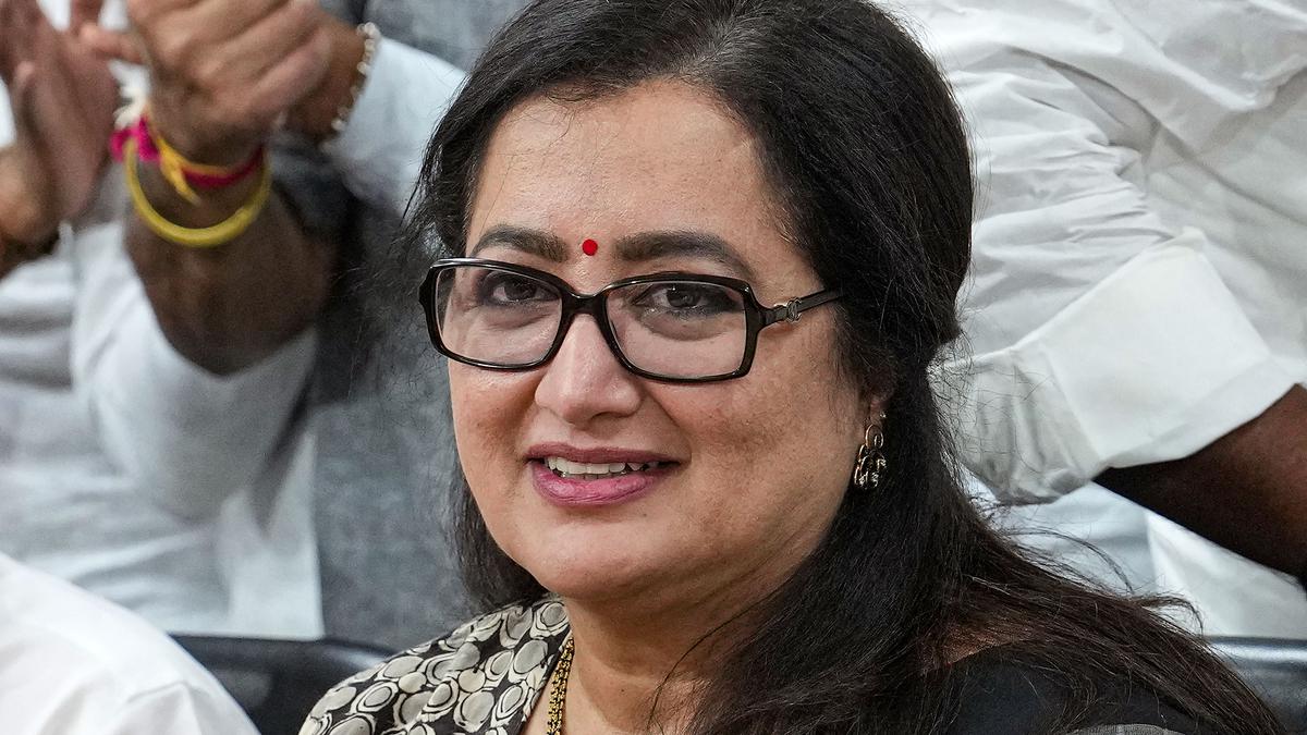 JD(S) didnt invite me for campaign in Mandya, says Sumalatha - The Hindu