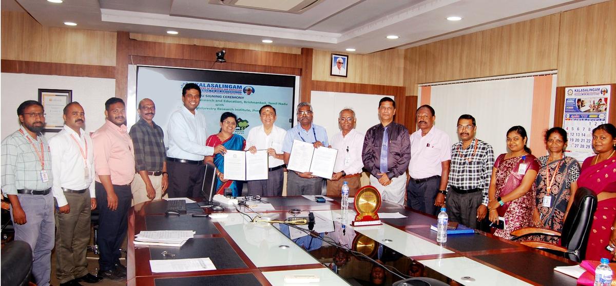 MoU being signed at Kalasalingam University, Srivilliputtur