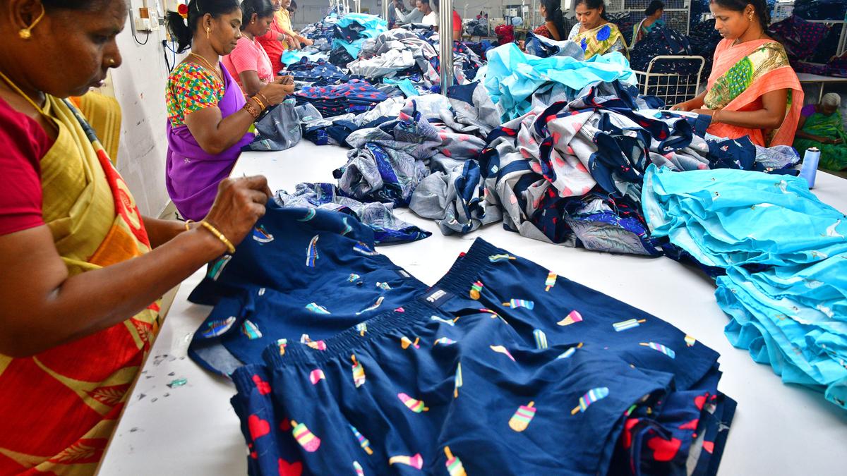 Garment workers protest in Avadi over sudden shifting of factory operations