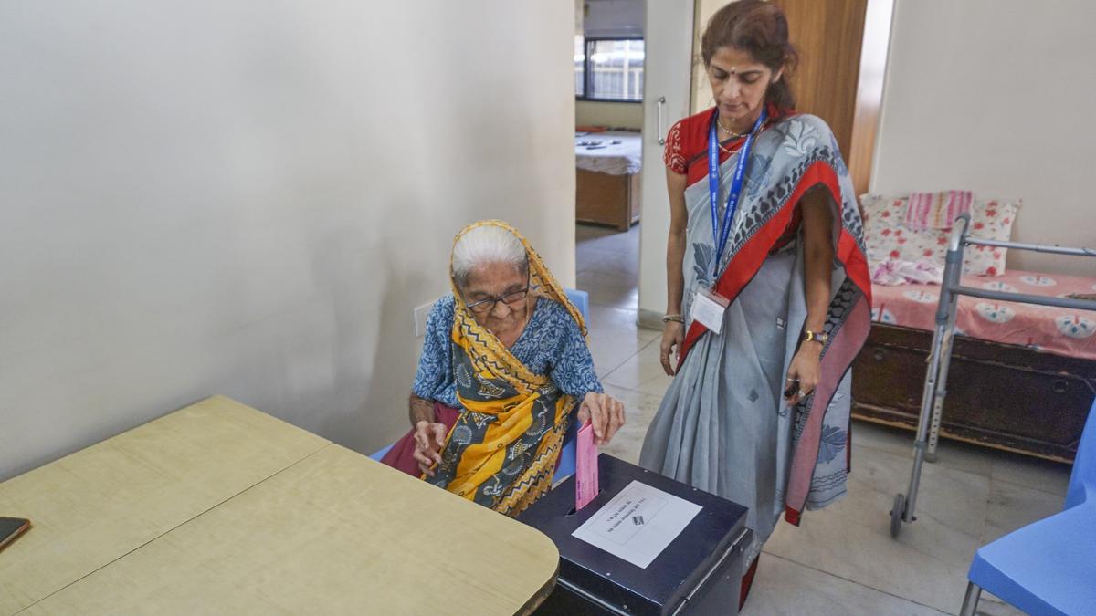 Maharashtra Assembly polls: 202 persons cast votes from home in 18 seats in Thane district