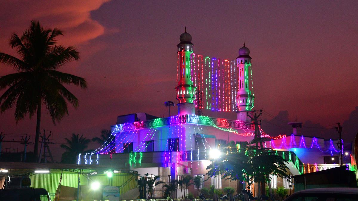 Coimbatore’s Karumbukkadai comes alive at iftar