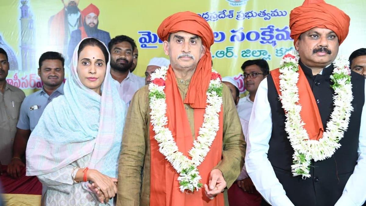 Gandhotsavam begins at Kadapa Pedda Dargah