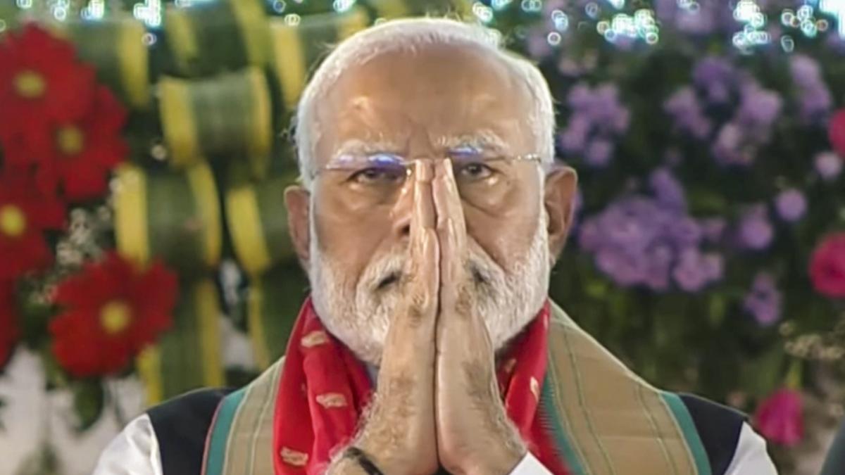 PM Modi apologises for Shivaji statue collapse