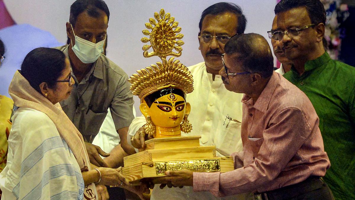 Mamata hikes honorarium to community Durga Puja committees to ₹60,000