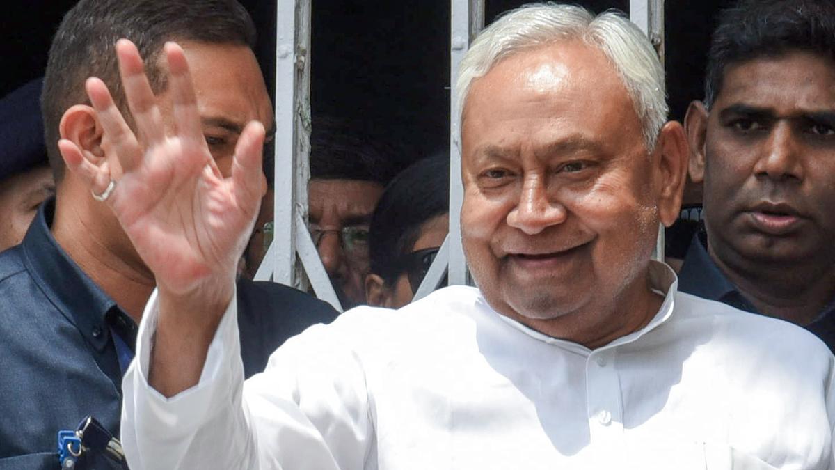 Nitish hikes the honorarium of supporting staff in government schools