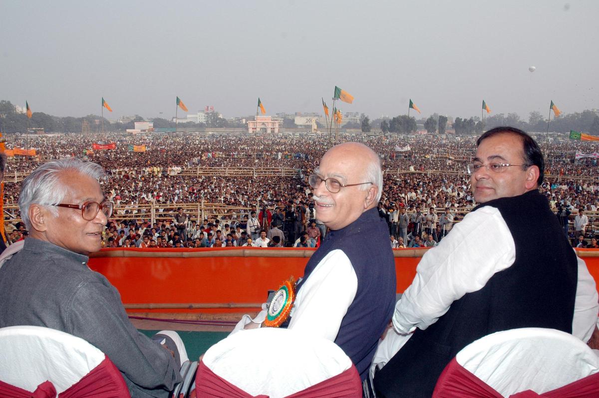 BJP President, L.K. Advani, JD(U) leader George Fernandes and BJP leader Arun Jaitley at BJP sponsored  Bihar Bachao Maharally in Patna on December 02, 2004.