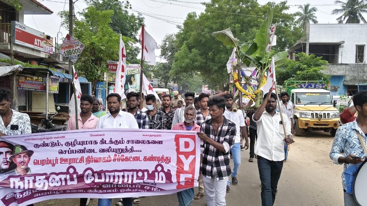 DYFI stages protest against neglected roads