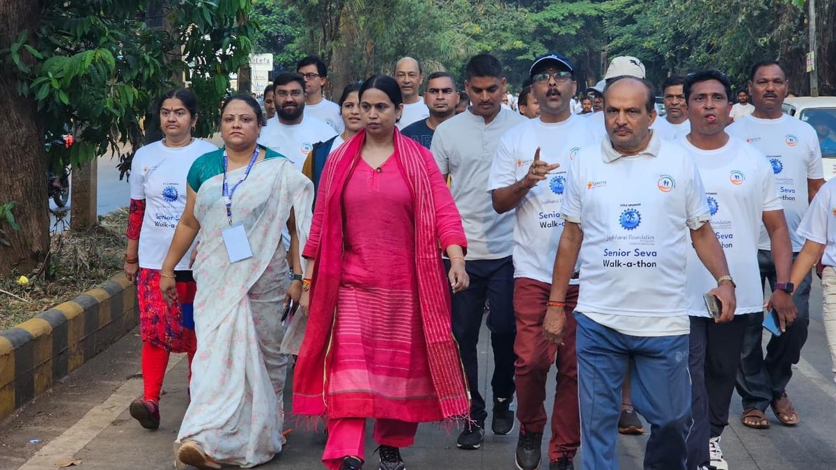 Minister walks with senior citizens in Belagavi