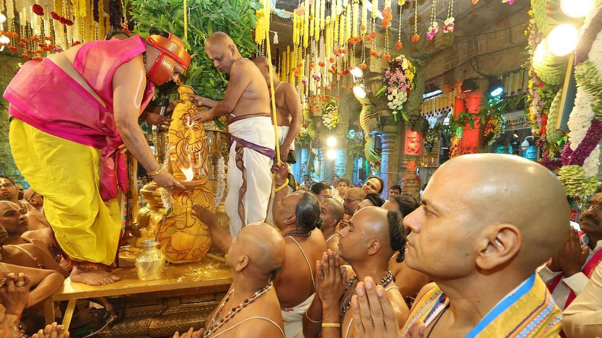 Tirumala Brahmotsavams begin with &lsquo;Dwajarohanam&rsquo;