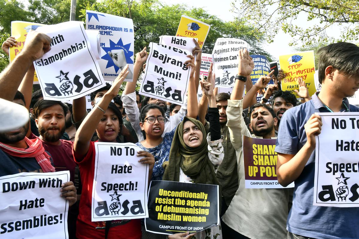 Bajrang Muni, who threatened to rape Muslim women, granted bail - The Hindu