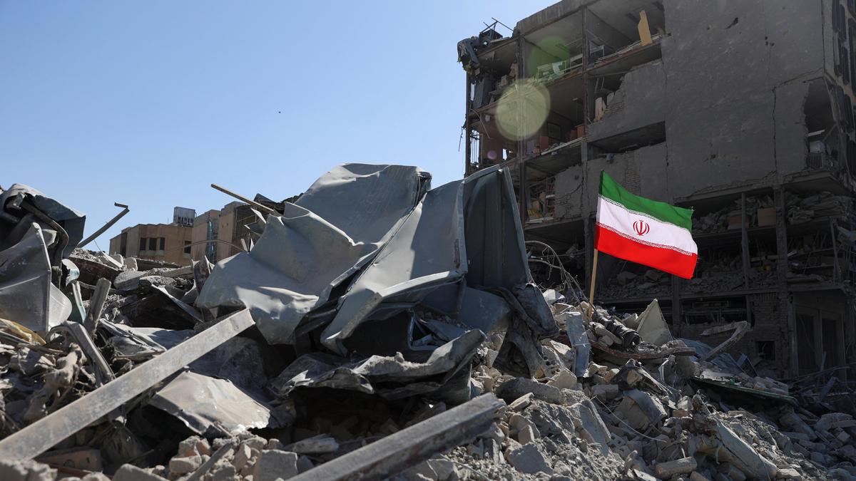 पश्चिम एशिया संकट: अमेरिका का कहना है कि ईरान ने खाड़ी में जवाबी कार्रवाई की, जिससे 2,000 लक्ष्य प्रभावित हुए