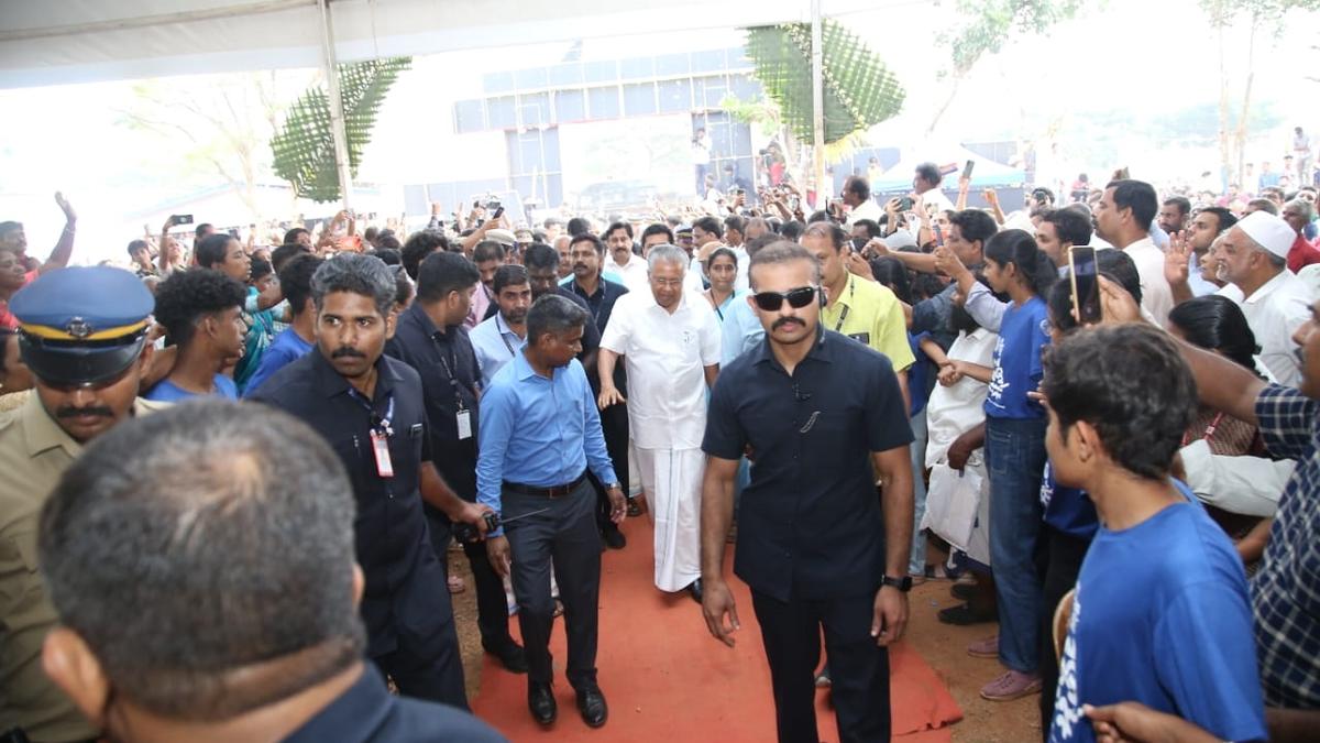 CM sounds Lok Sabha poll bugle, fires salvos at Congress, Centre