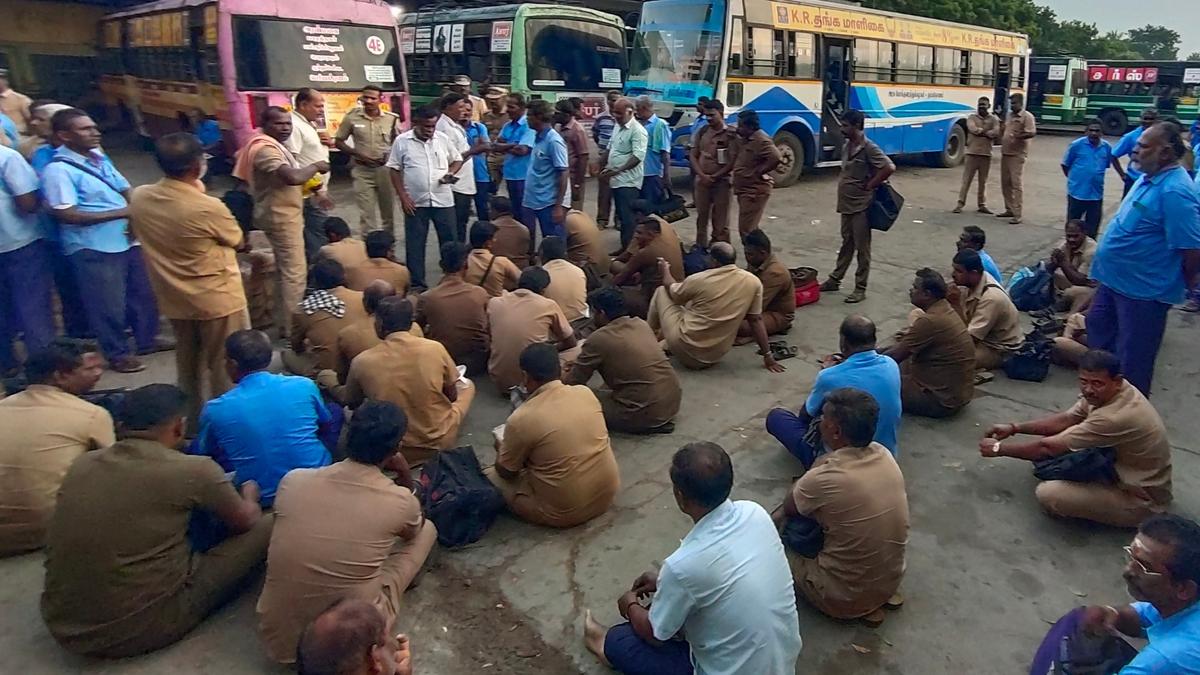 TNSTC workers go on flash strike in Ramanathapuram
