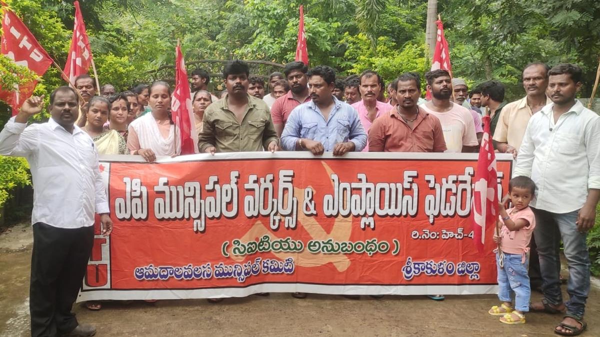 Regularise services of municipal contract workers, demands CITU