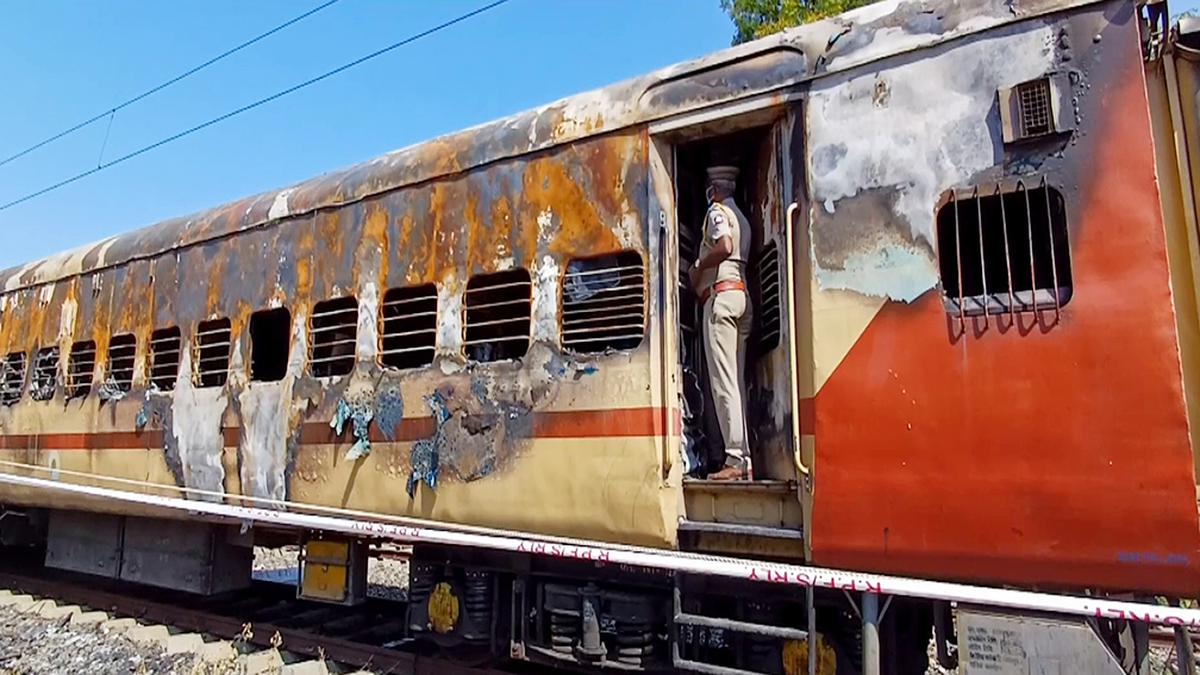 Bodies of victims of train coach fire taken to Uttar Pradesh