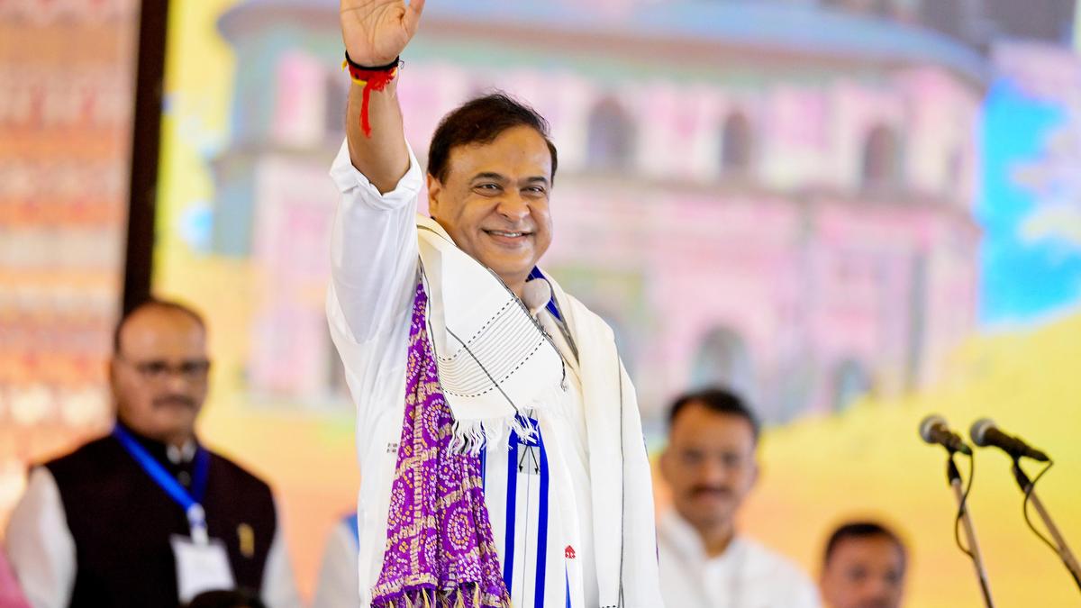Himanta welcomes Bengal cabinet’s decision to hand over land to BSF for border fencing