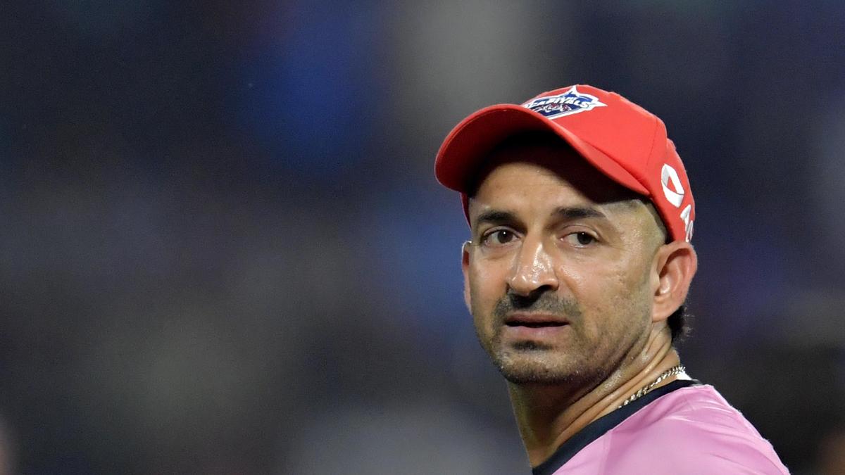 Mohit Sharma kriketin her türünden emekli oldu