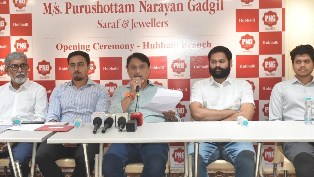PNG Jewellers enters Hubballi market with a new store - The Hindu