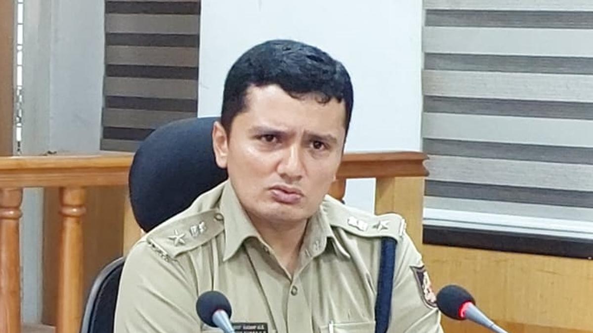 Shivamogga SP meets bank officials, instructs them on enhancing security systems in banks, ATM kiosks