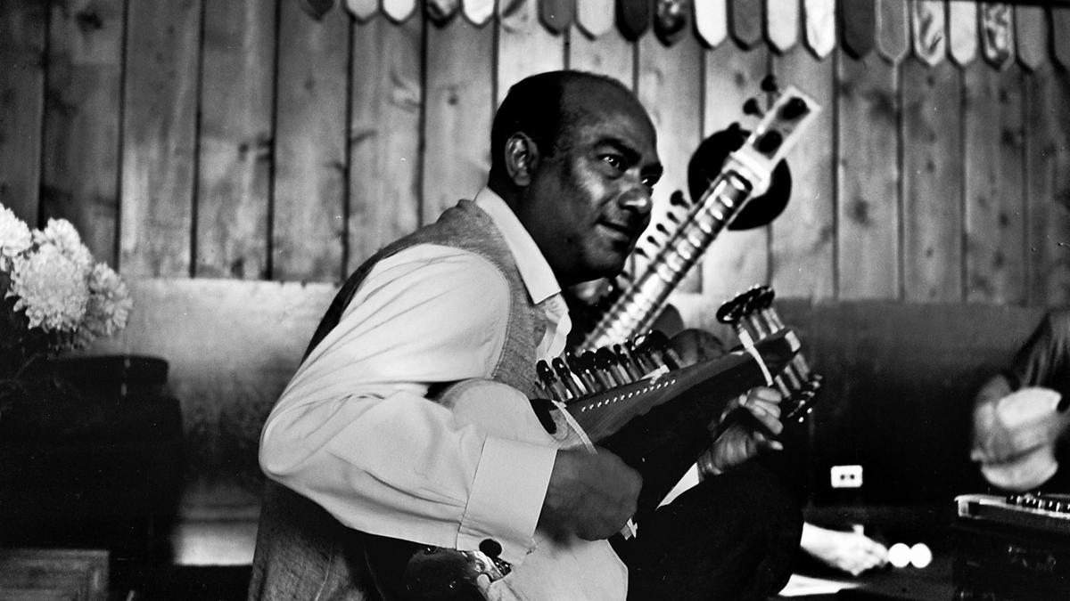 Ustad Ali Akbar Khan: The Revolutionary Sarod Maestro | Sarods News
