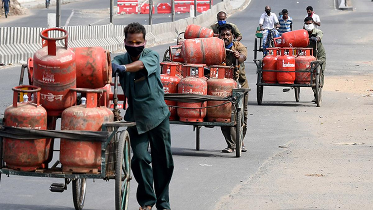 Centre slashes domestic LPG cylinders rate by ₹200 ahead of 5 State elections
