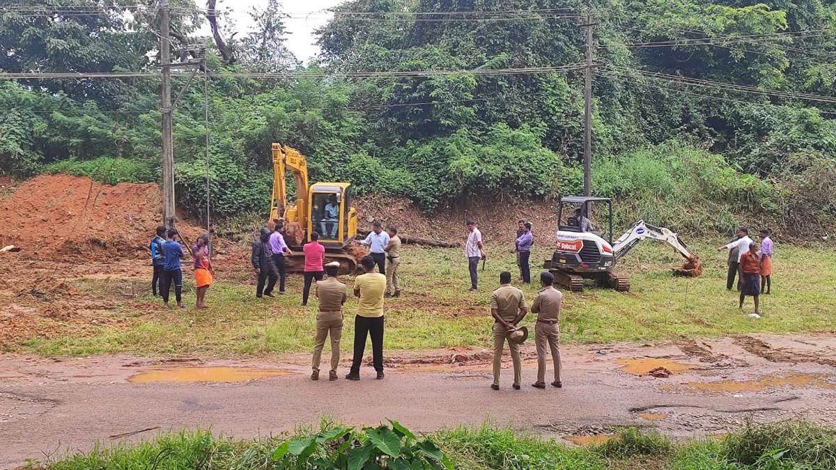 SIT searches activist Mahesh Shetty Thimarody’s home in Dharmasthala case