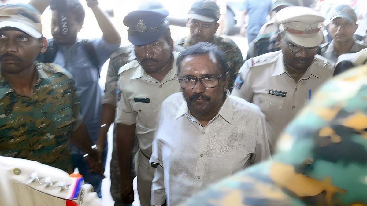 Arrested journalist Kommineni Srinivasa Rao taken to Guntur govt. hospital for health checkup