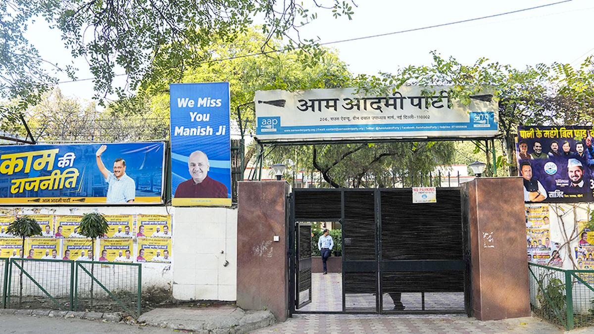 Supreme Court extends deadline given to AAP to vacate Rouse Avenue office