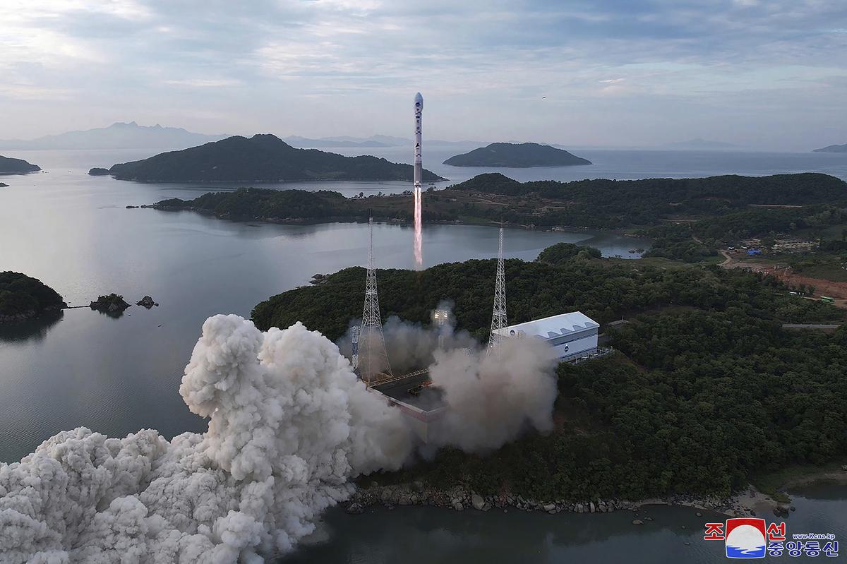 This photo provided by the North Korean government, shows what it says a launch of the newly developed Chollima-1 rocket carrying the Malligyong-1 satellite at the Sohae Satellite Launching Ground on May 31, 2023. Photo: Korean Central News Agency/Korea News Service via AP