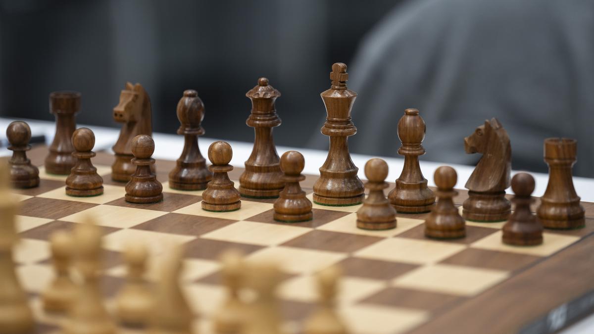 https://th-i.thgim.com/public/incoming/l854sn/article69565136.ece/alternates/LANDSCAPE_1200/Hungary_Chess_Olympiad_39523.jpg