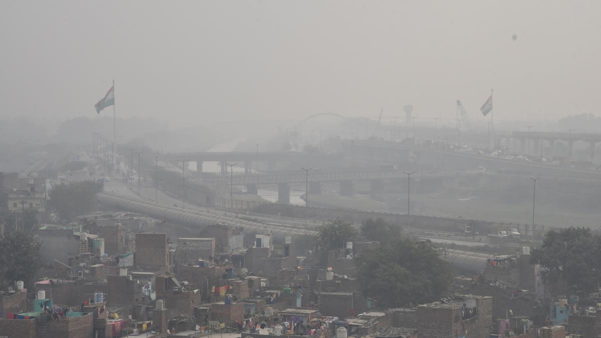 Delhi's air quality continues in poor category