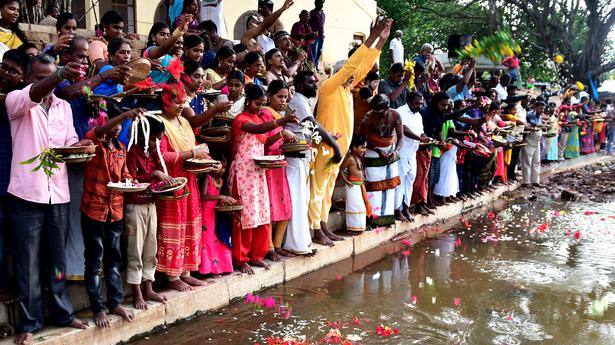 A tribute to Noyyal with 220 varieties of flowers in Coimbatore