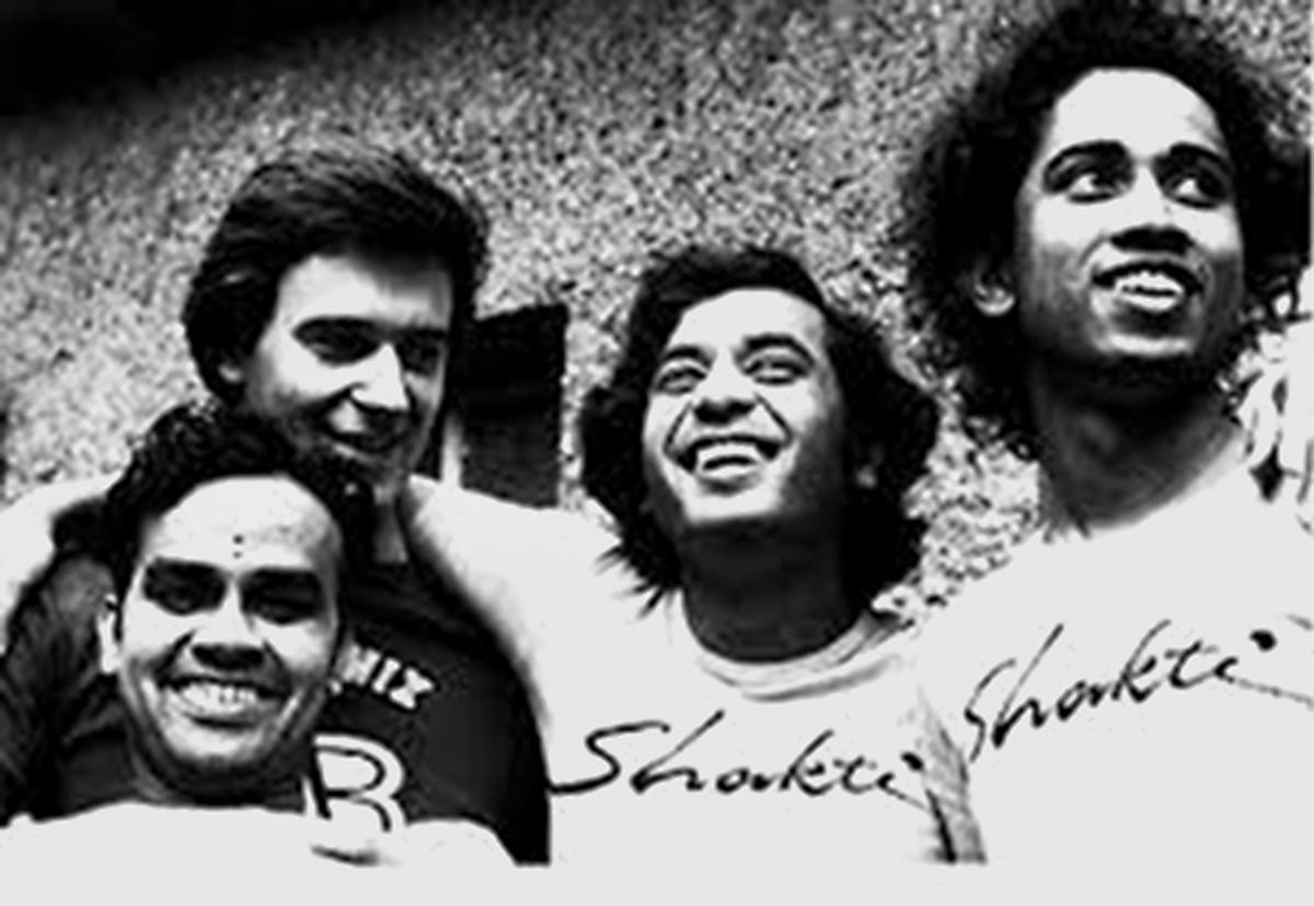 IMG 31fr Old Shakti band 2 1 1JCRSNQB