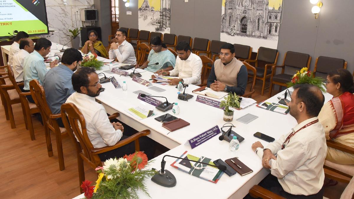 Deputy Election Commissioner chairs zonal-level SIR review meeting in Madurai