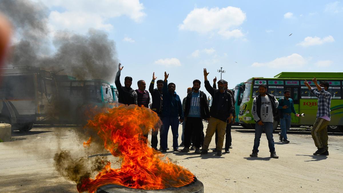 Kashmir commuters suffer as transporters protest Smart City bus expansion