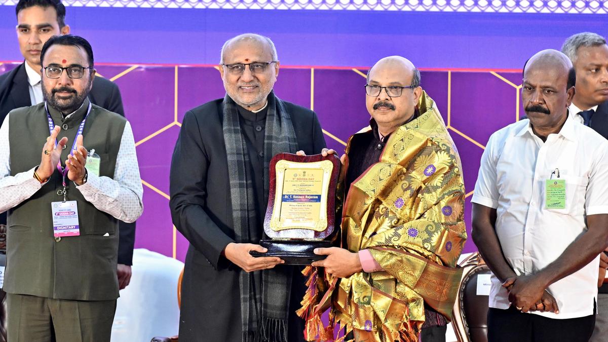 Students of Siddha urged to take up research